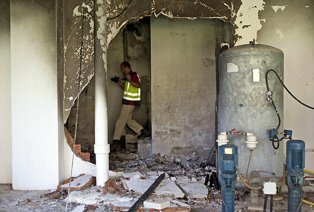 Un vecino perturbado explota una bombona de butano en un edificio en