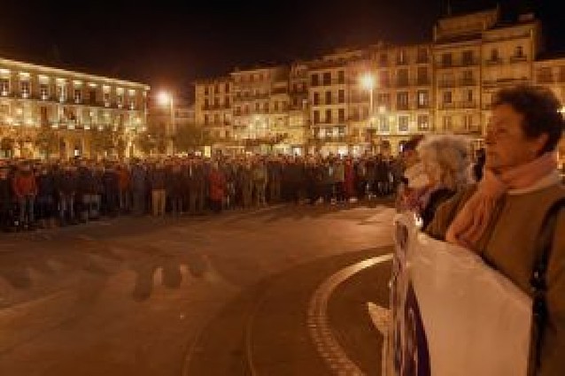 Cientos de personas salen a la calle contra la violencia machista ...